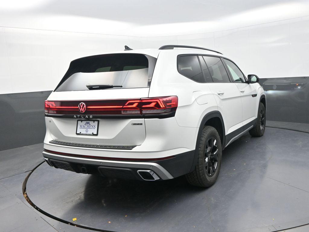 new 2026 Volkswagen Atlas car, priced at $46,264