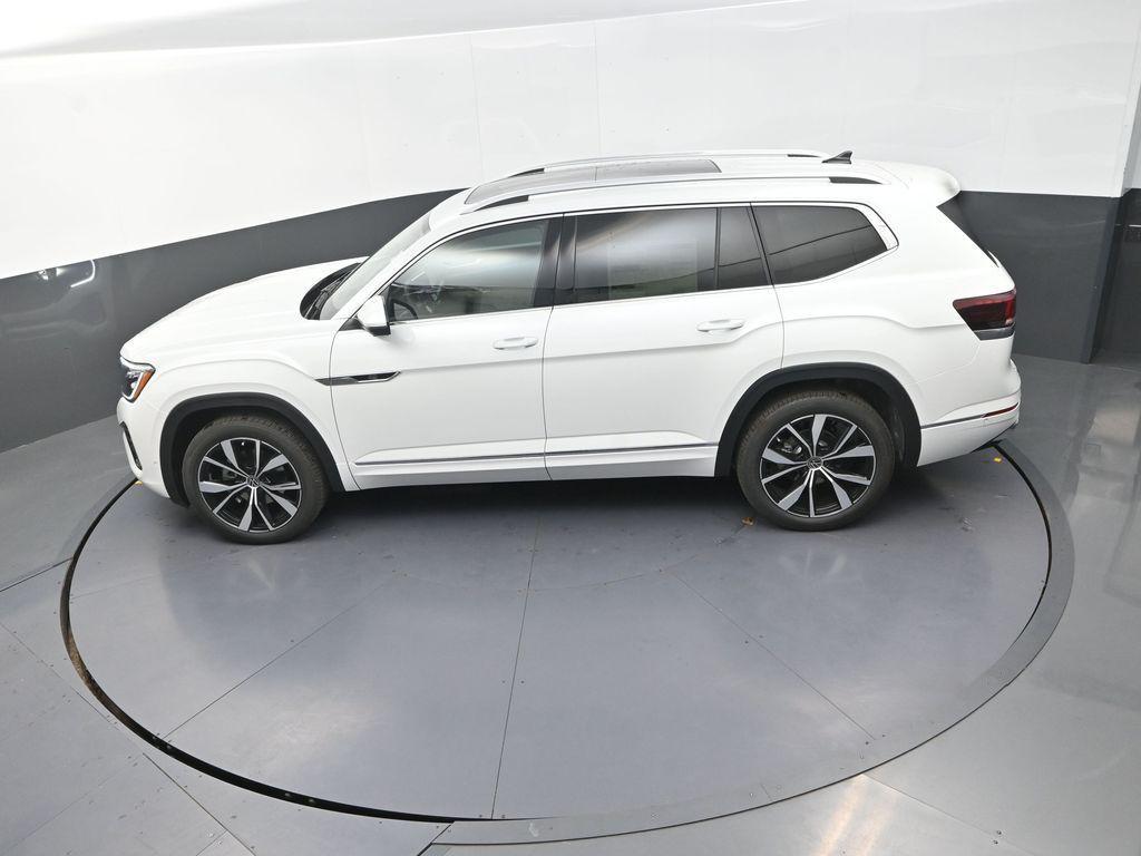 new 2026 Volkswagen Atlas car, priced at $52,705