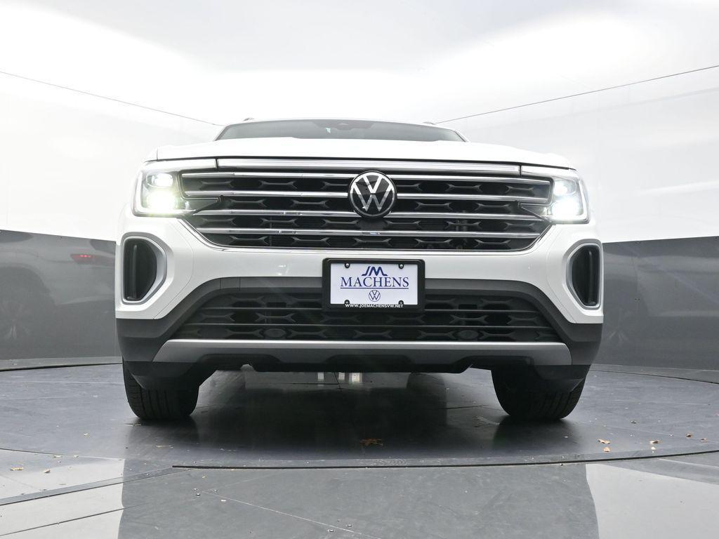 new 2026 Volkswagen Atlas car, priced at $39,682