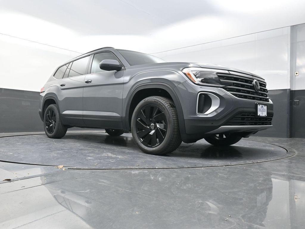 new 2026 Volkswagen Atlas car, priced at $45,025