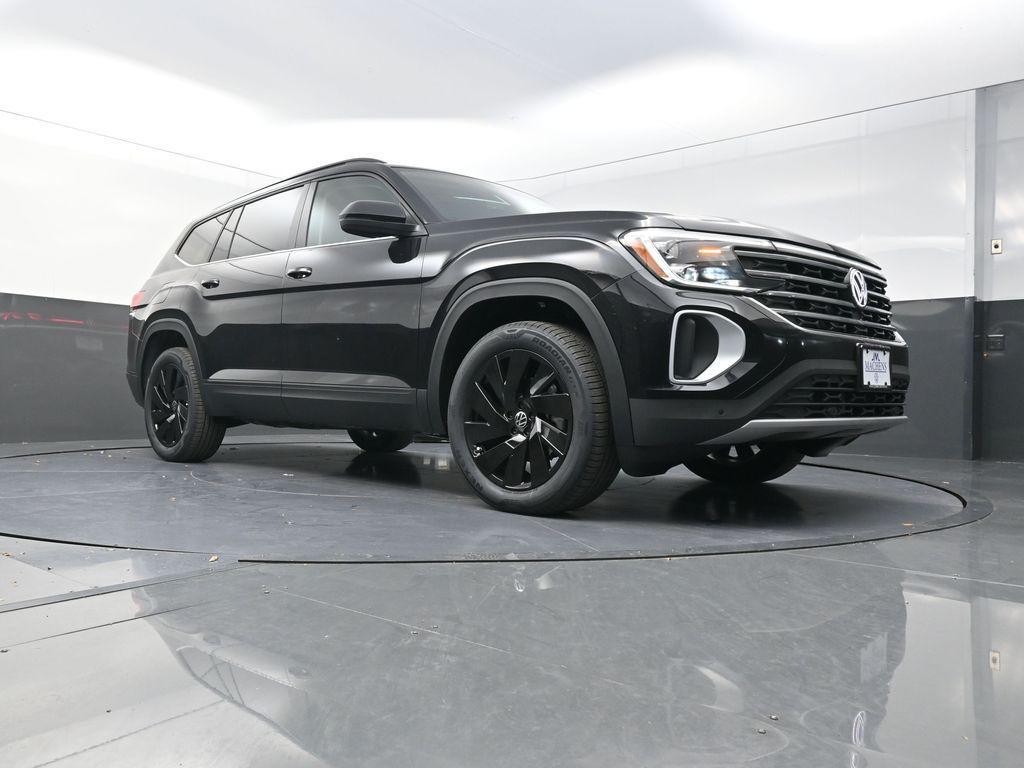 new 2026 Volkswagen Atlas car, priced at $45,022