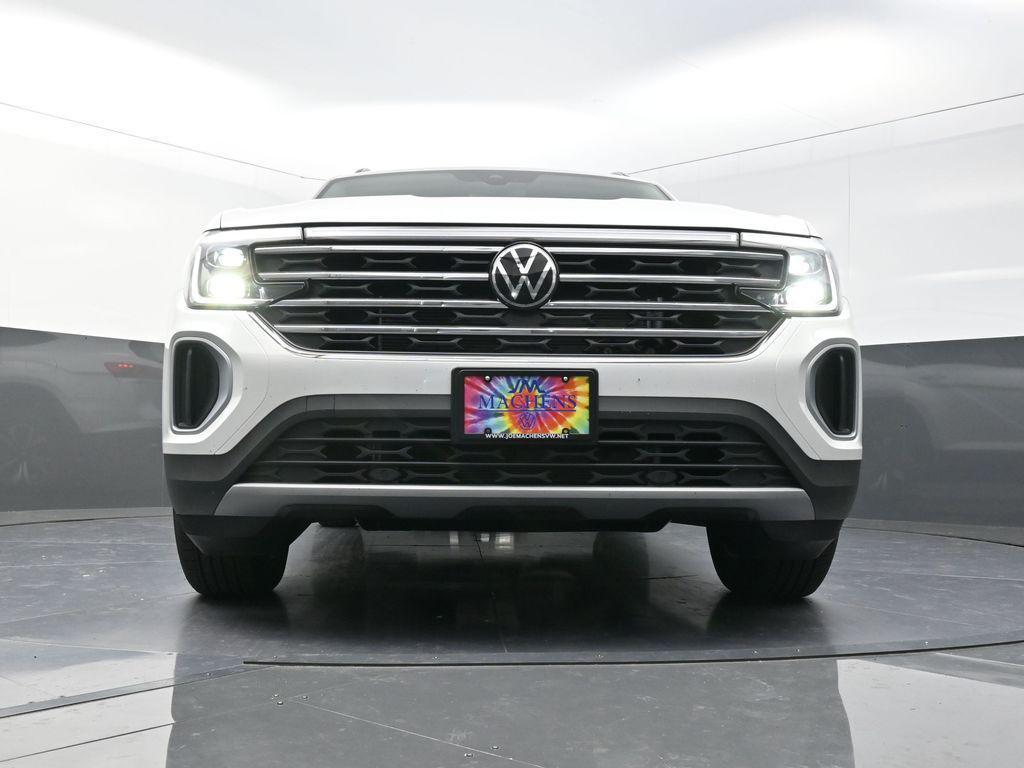 new 2026 Volkswagen Atlas car, priced at $39,682