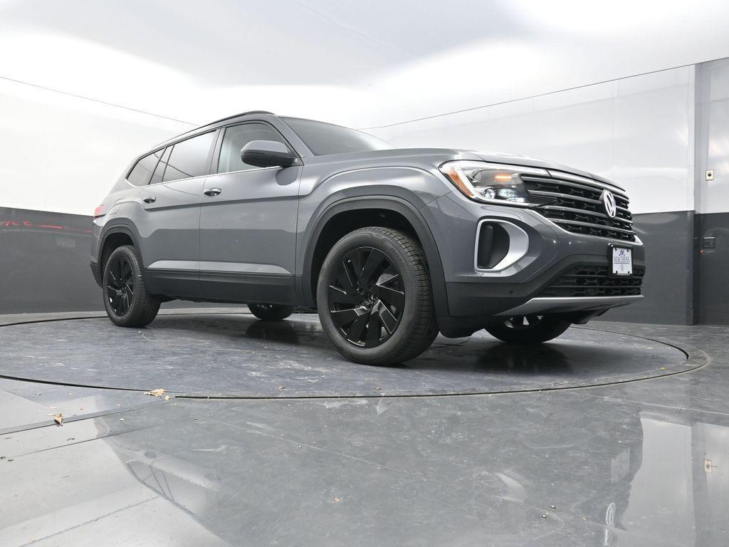 new 2026 Volkswagen Atlas car, priced at $45,025