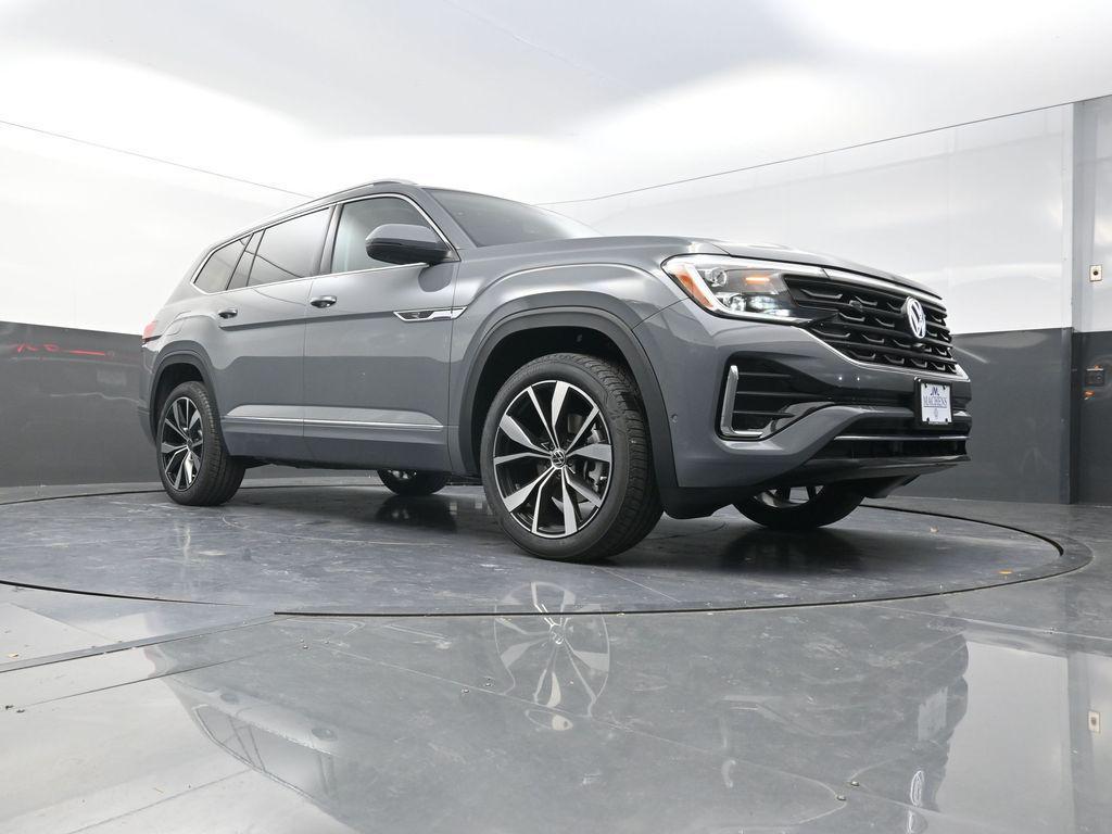 new 2026 Volkswagen Atlas car, priced at $52,618
