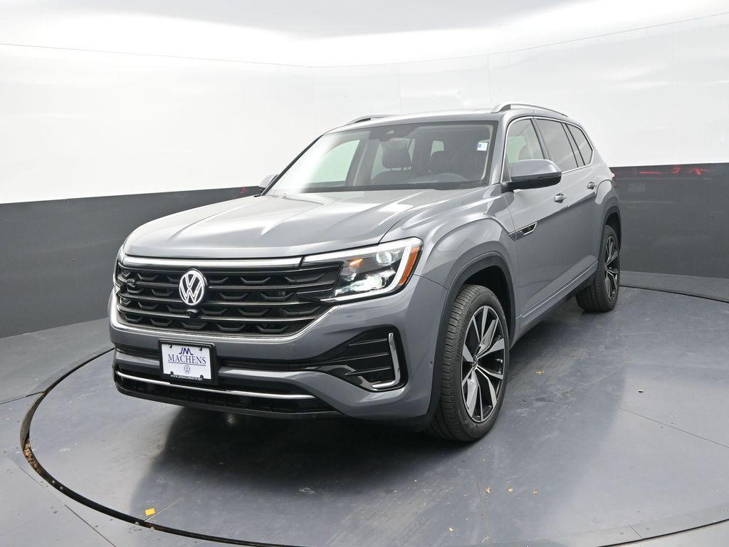 new 2026 Volkswagen Atlas car, priced at $52,618
