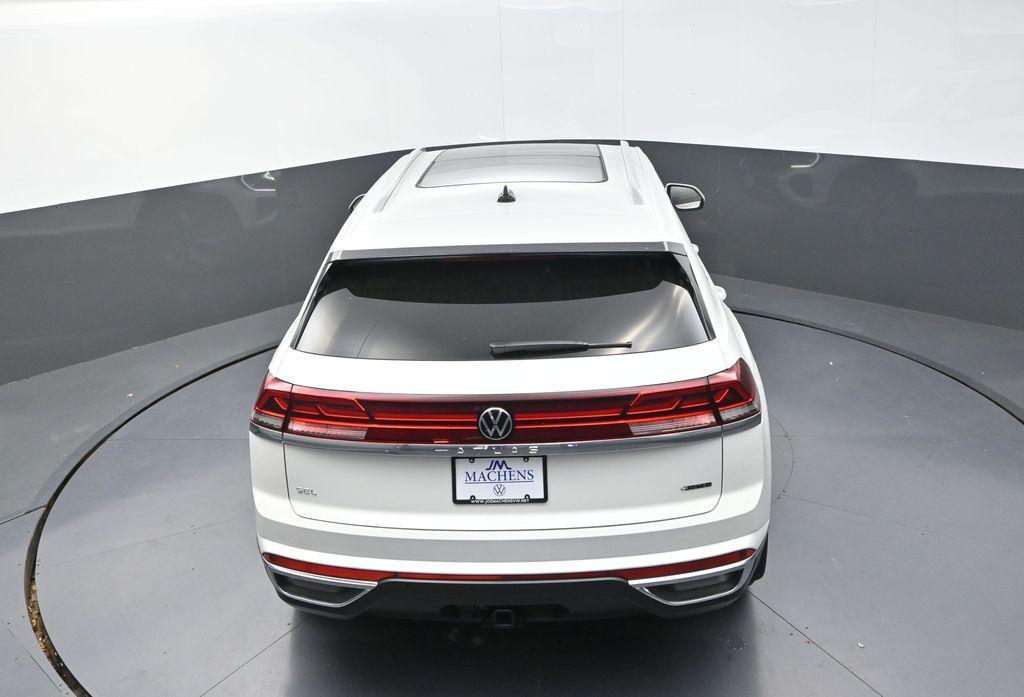 new 2026 Volkswagen Atlas Cross Sport car, priced at $47,353