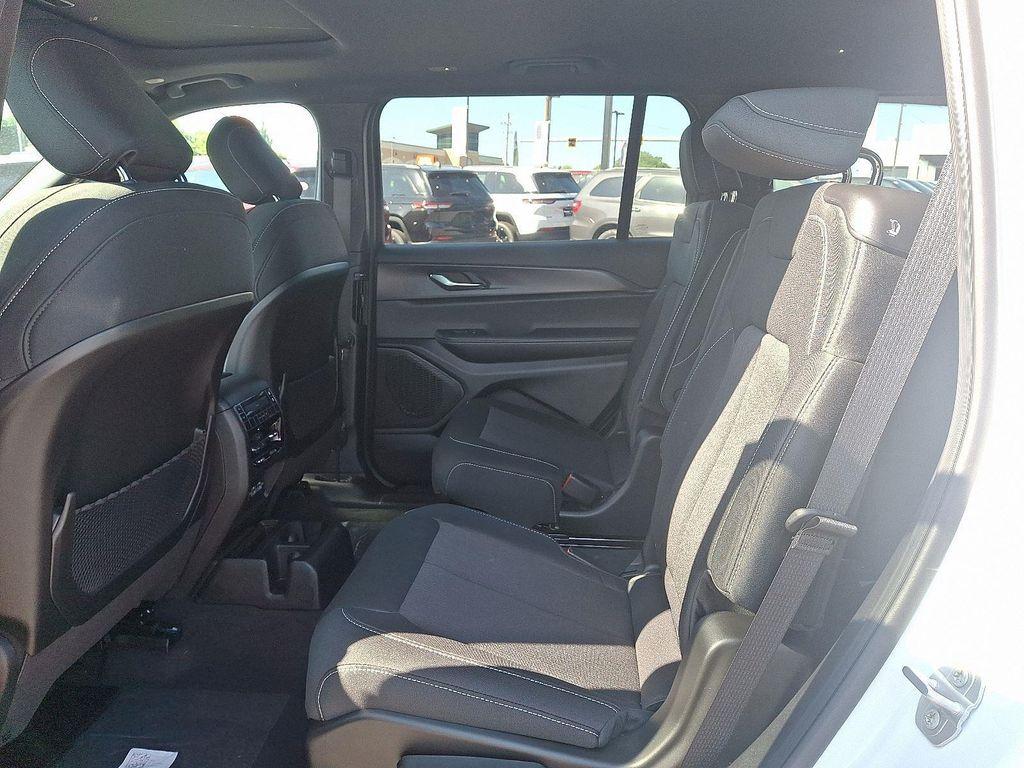 new 2025 Jeep Grand Cherokee L car, priced at $40,825