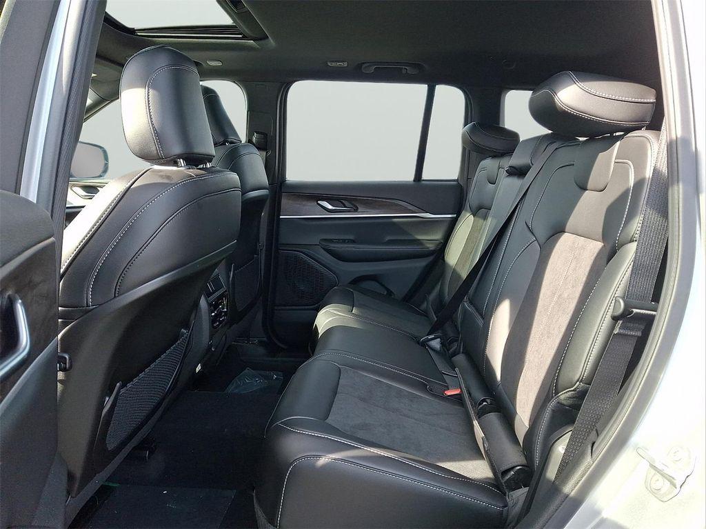 new 2026 Jeep Grand Cherokee car, priced at $46,525