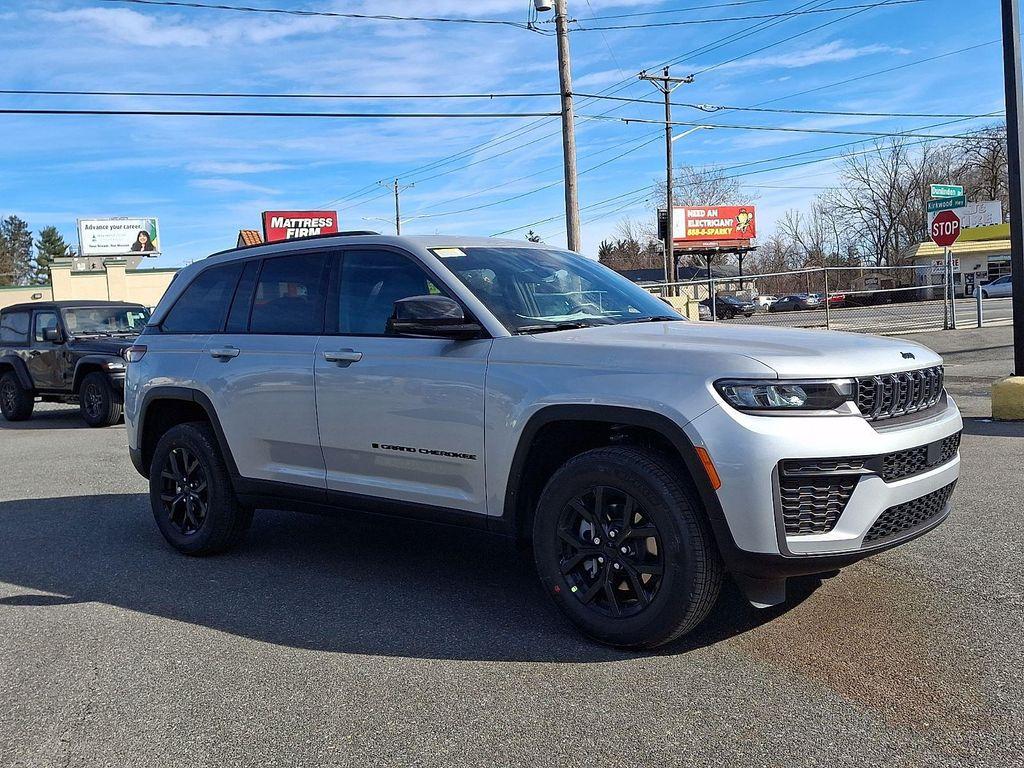 new 2026 Jeep Grand Cherokee car, priced at $48,525