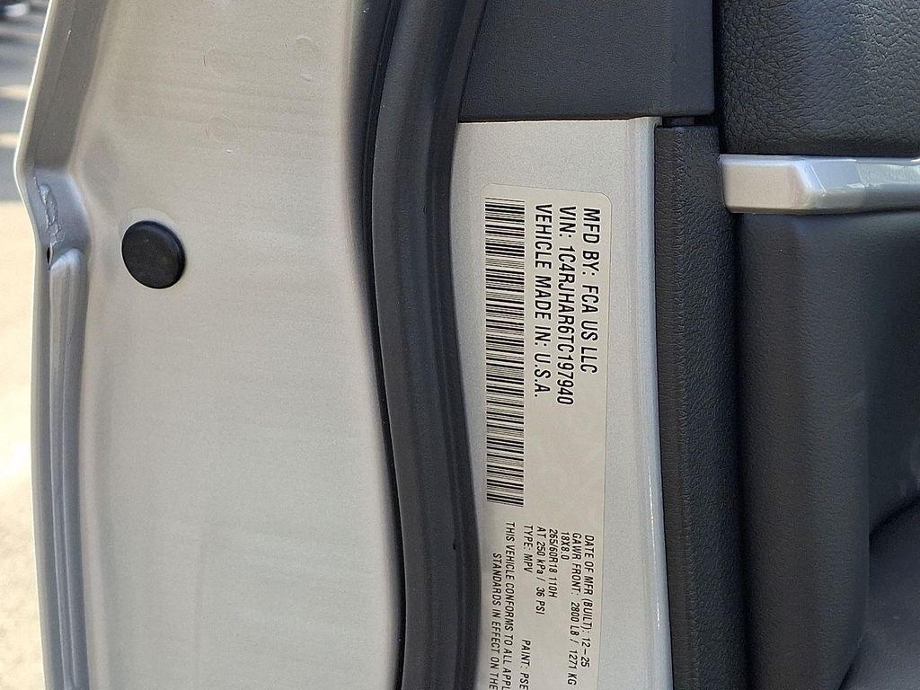 new 2026 Jeep Grand Cherokee car, priced at $48,525