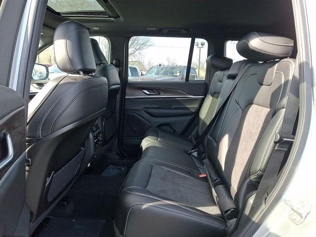 new 2026 Jeep Grand Cherokee car, priced at $48,525