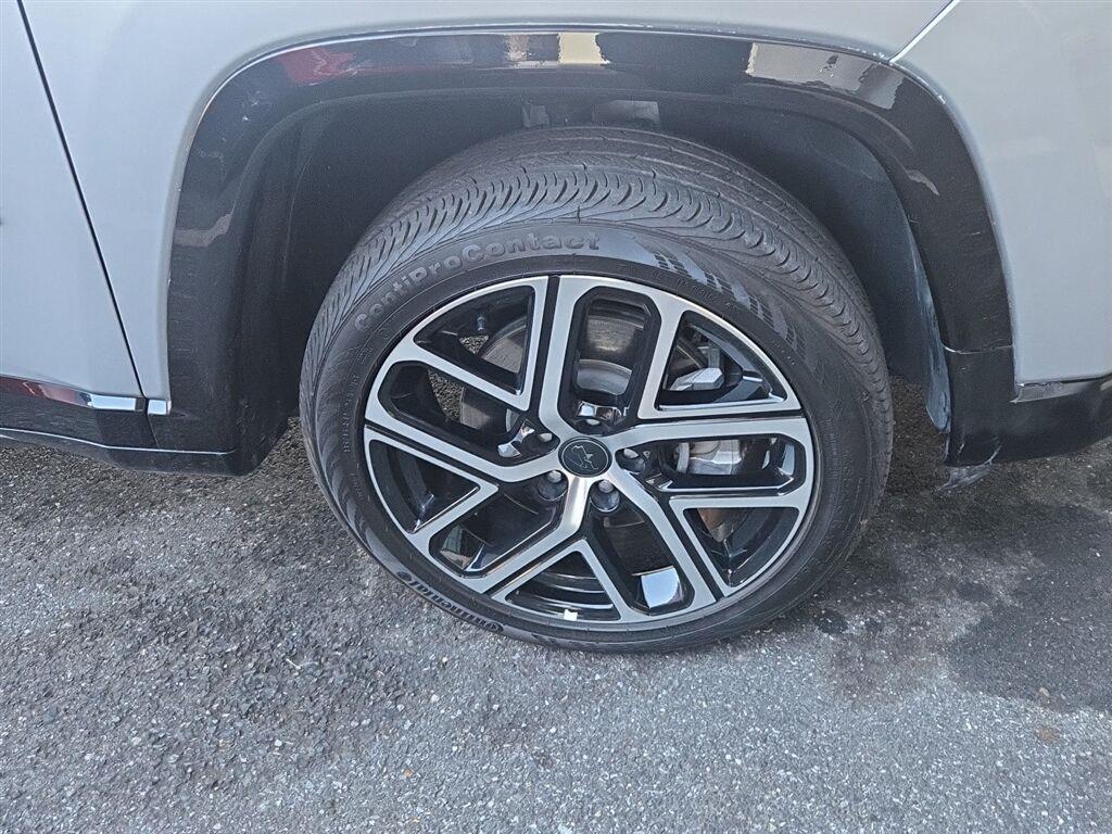 used 2025 Jeep Compass car, priced at $30,299
