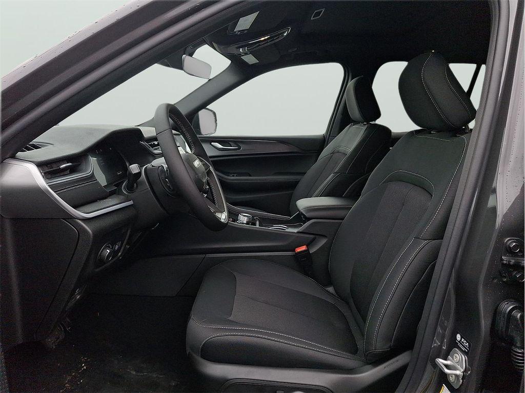 new 2026 Jeep Grand Cherokee car, priced at $43,605