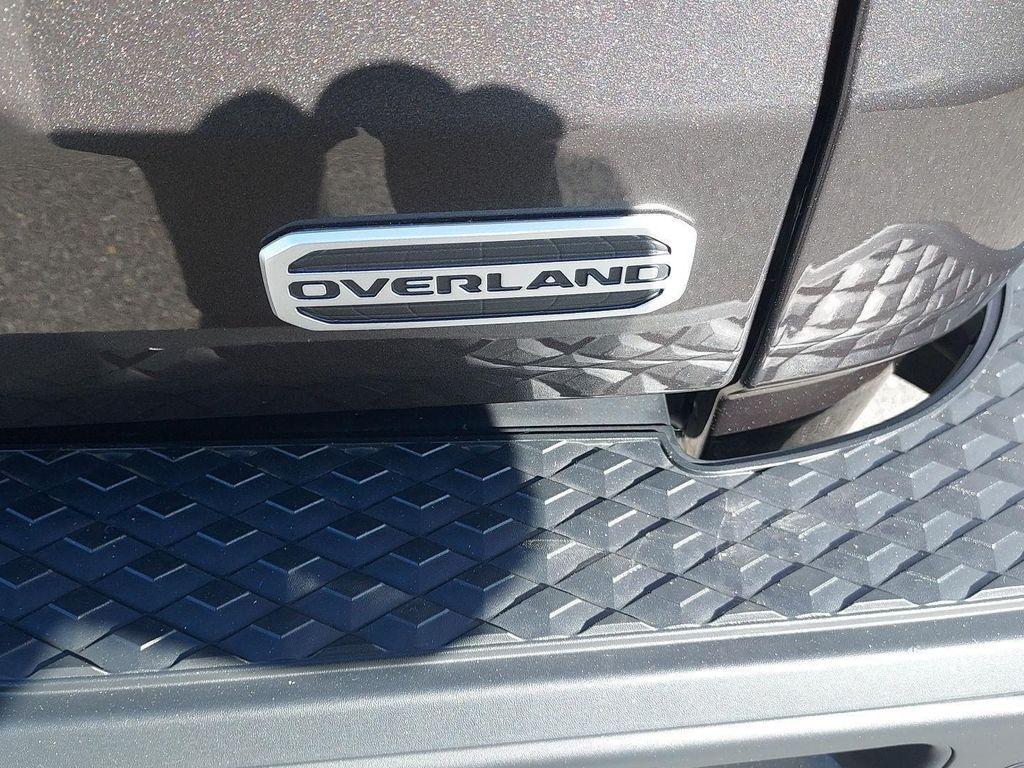 used 2022 Jeep Gladiator car, priced at $34,219