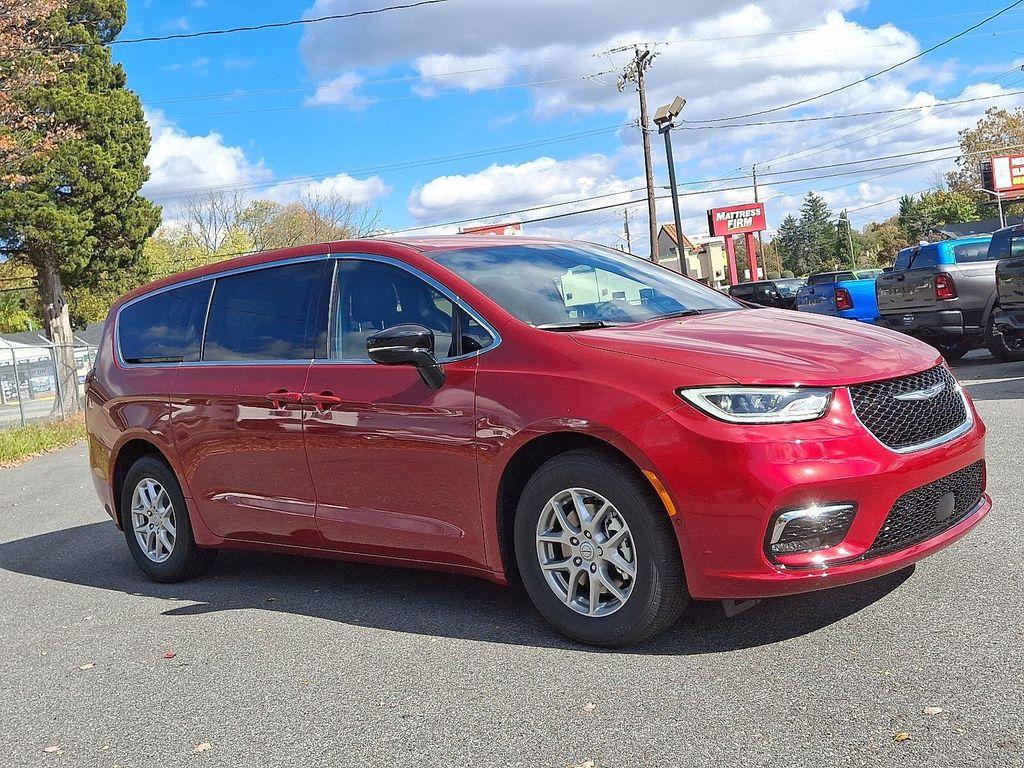 new 2026 Chrysler Pacifica car, priced at $42,415