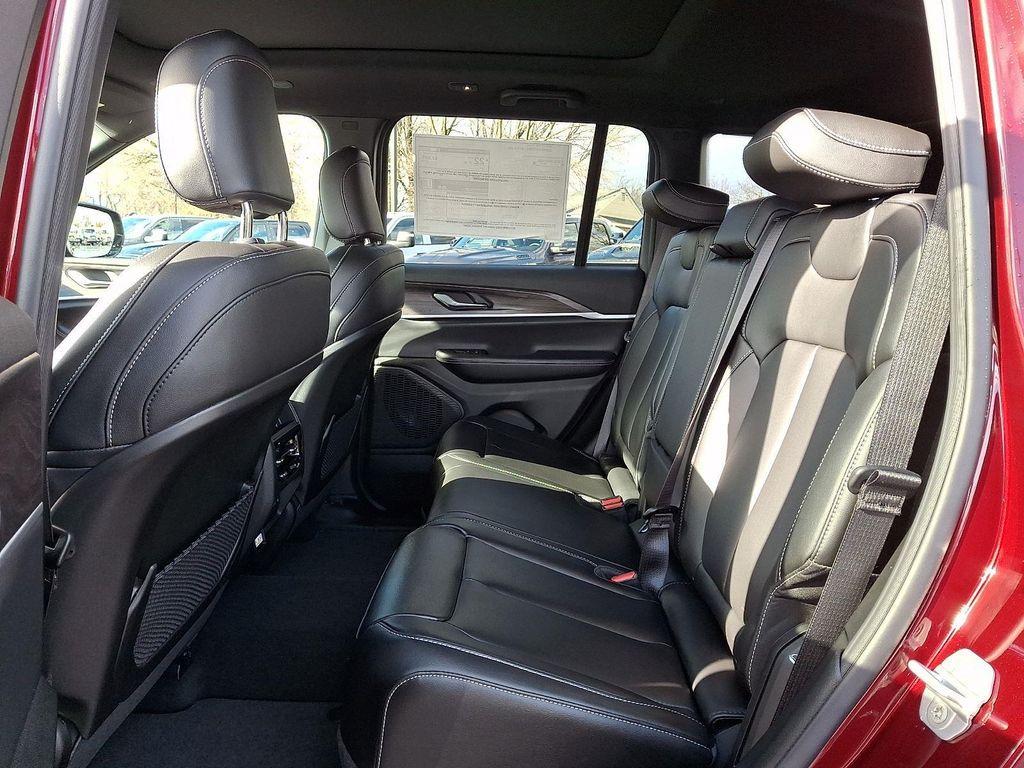 new 2025 Jeep Grand Cherokee car, priced at $50,410