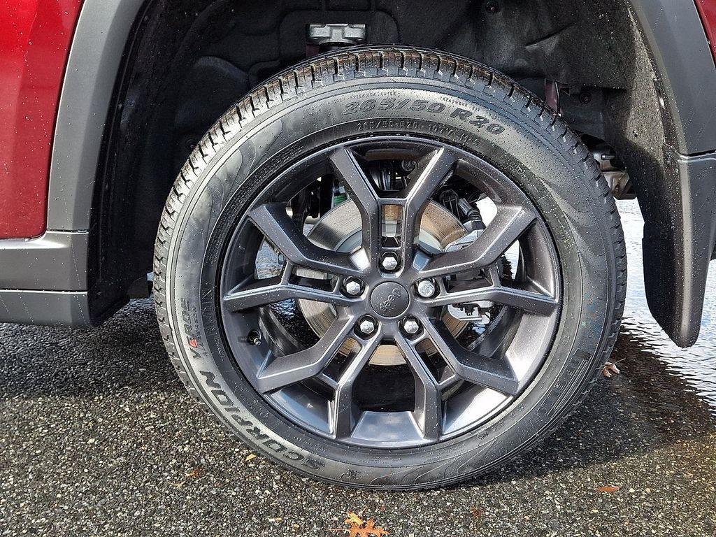 new 2025 Jeep Grand Cherokee car, priced at $50,410