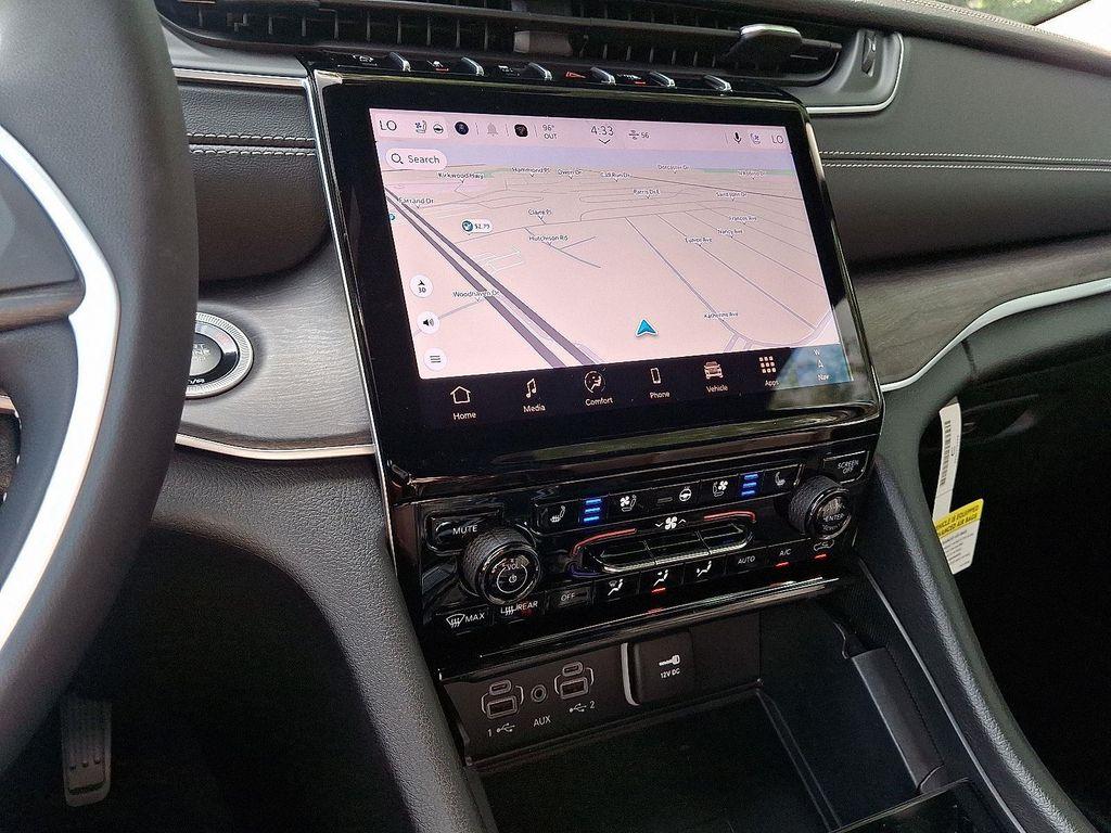 new 2025 Jeep Grand Cherokee car, priced at $48,965