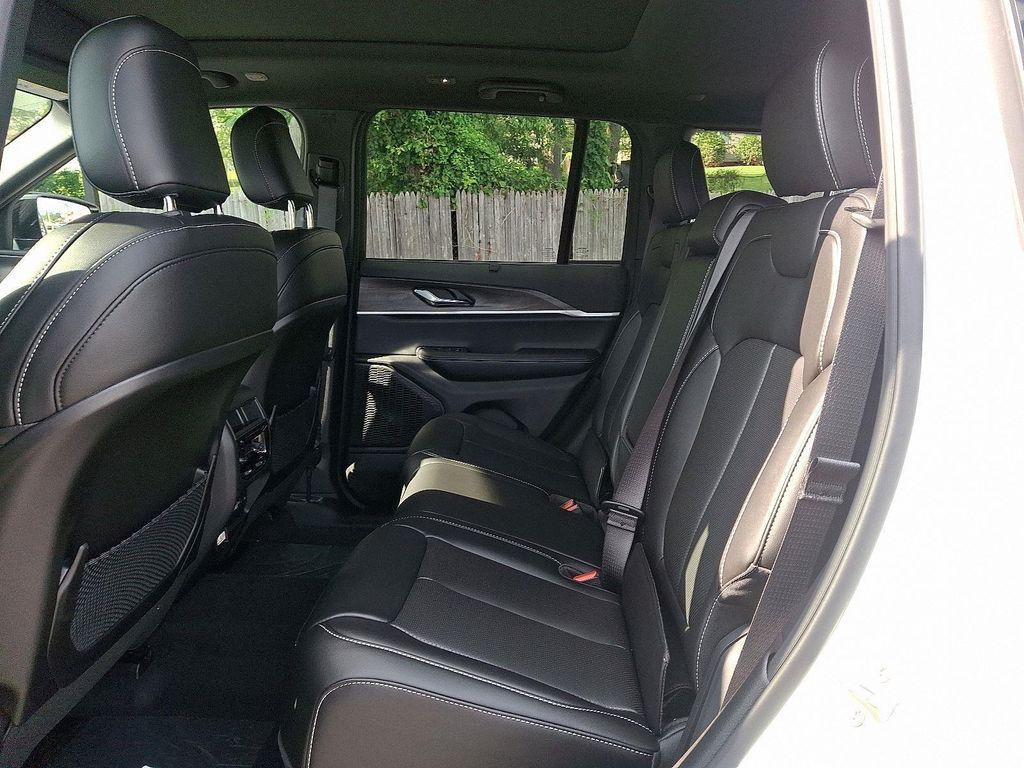 new 2025 Jeep Grand Cherokee car, priced at $48,965