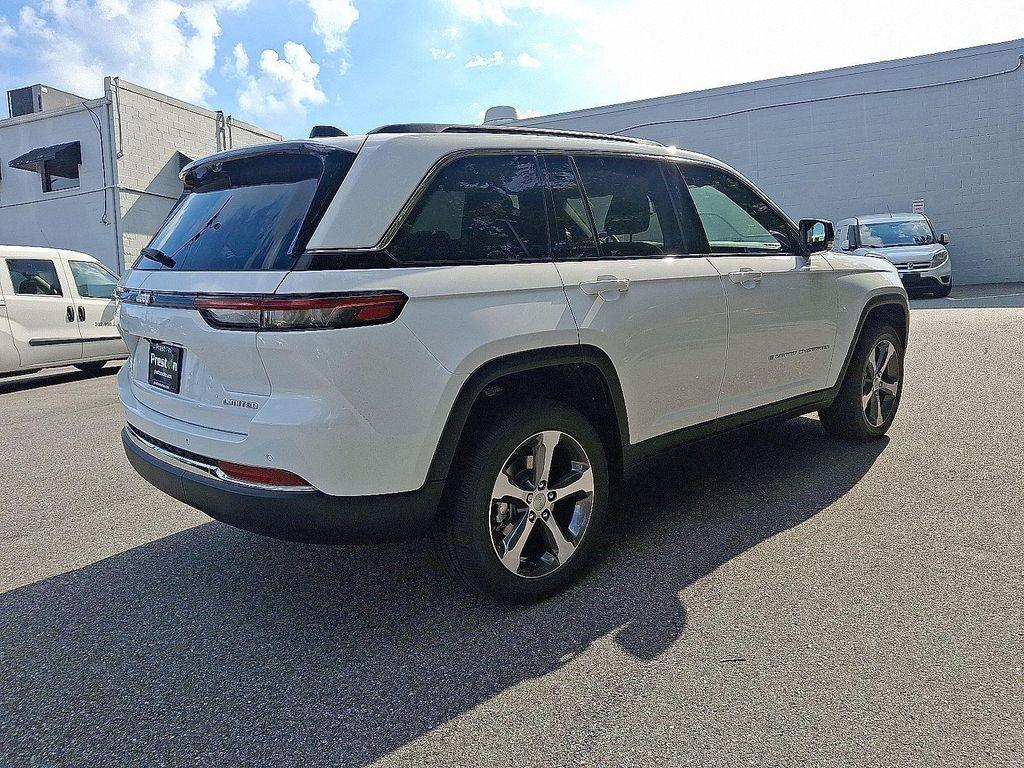 new 2025 Jeep Grand Cherokee car, priced at $48,500