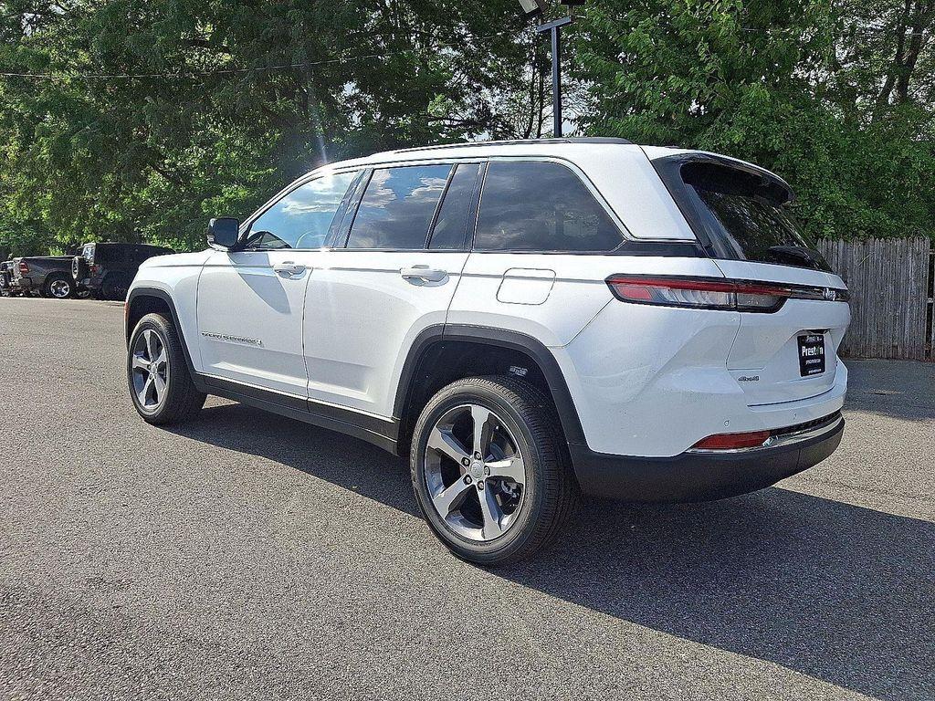 new 2025 Jeep Grand Cherokee car, priced at $48,500