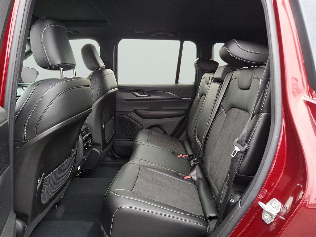 new 2025 Jeep Grand Cherokee car, priced at $40,730