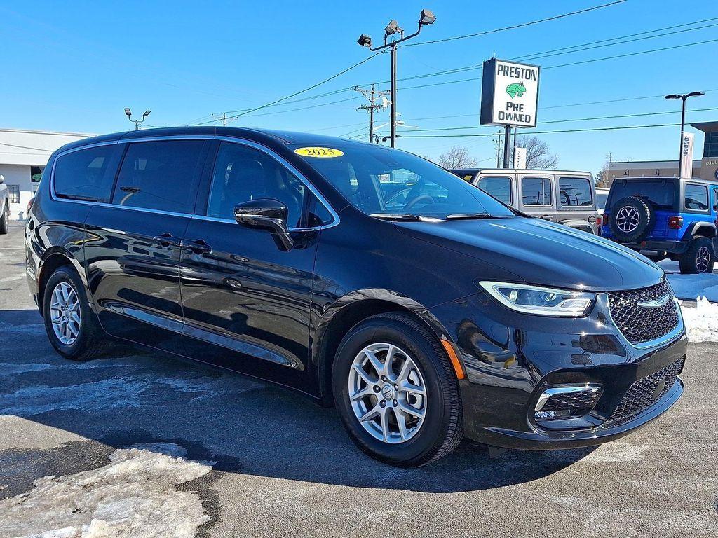 used 2025 Chrysler Pacifica car, priced at $33,500