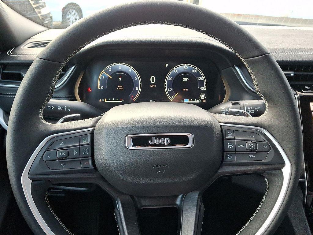 new 2025 Jeep Grand Cherokee car, priced at $51,815