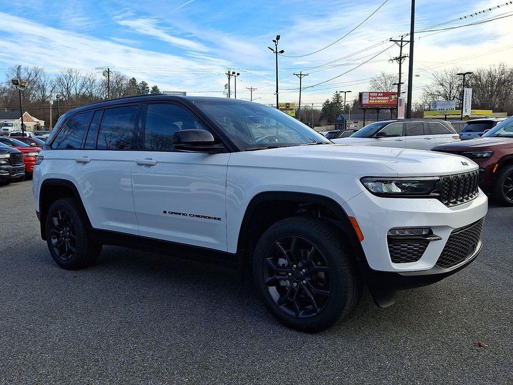 new 2025 Jeep Grand Cherokee car, priced at $51,815