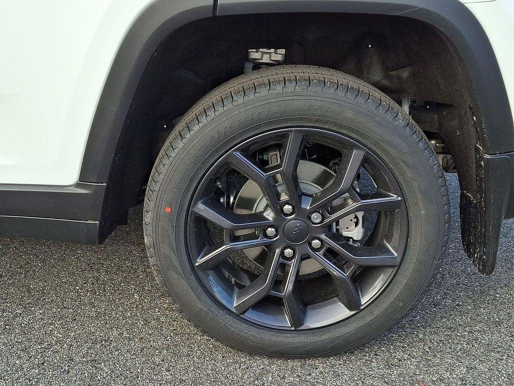 new 2025 Jeep Grand Cherokee car, priced at $51,815