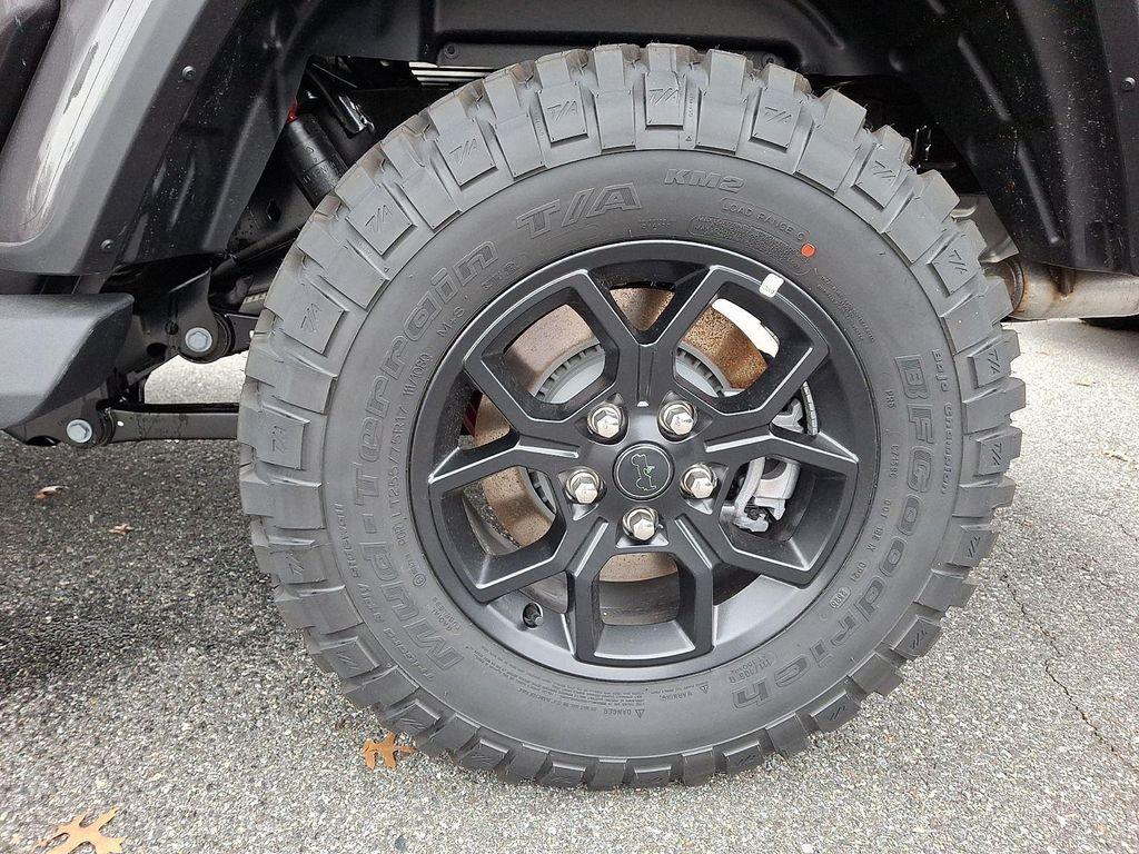 new 2025 Jeep Gladiator car, priced at $45,005