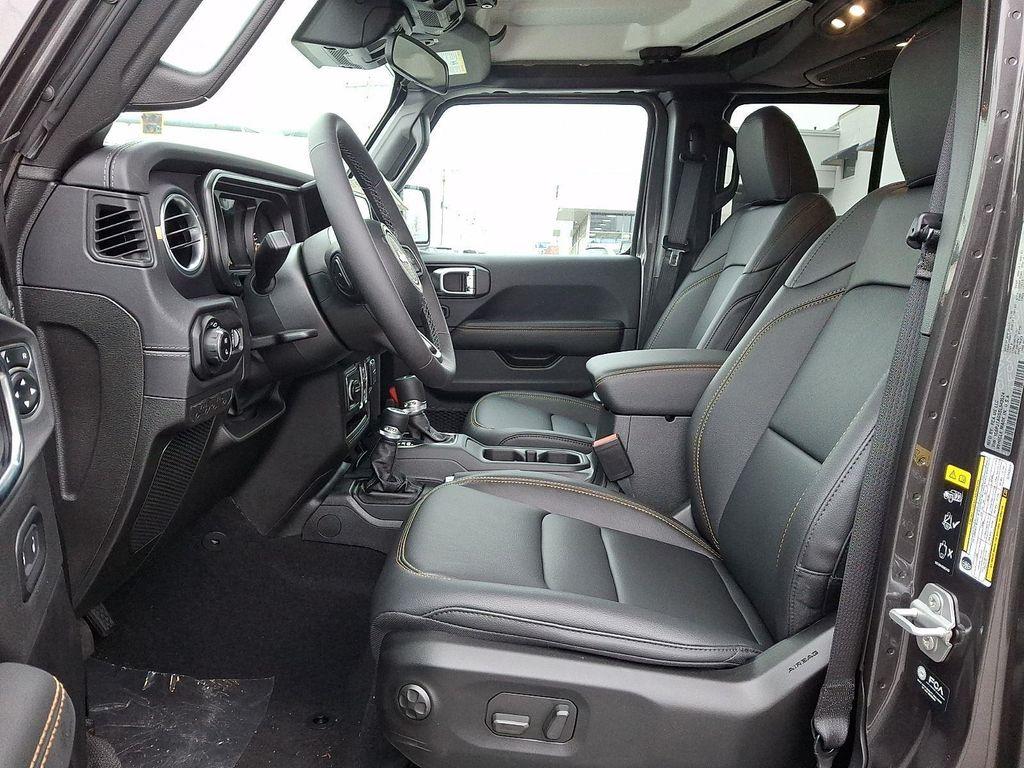 new 2025 Jeep Gladiator car, priced at $45,005