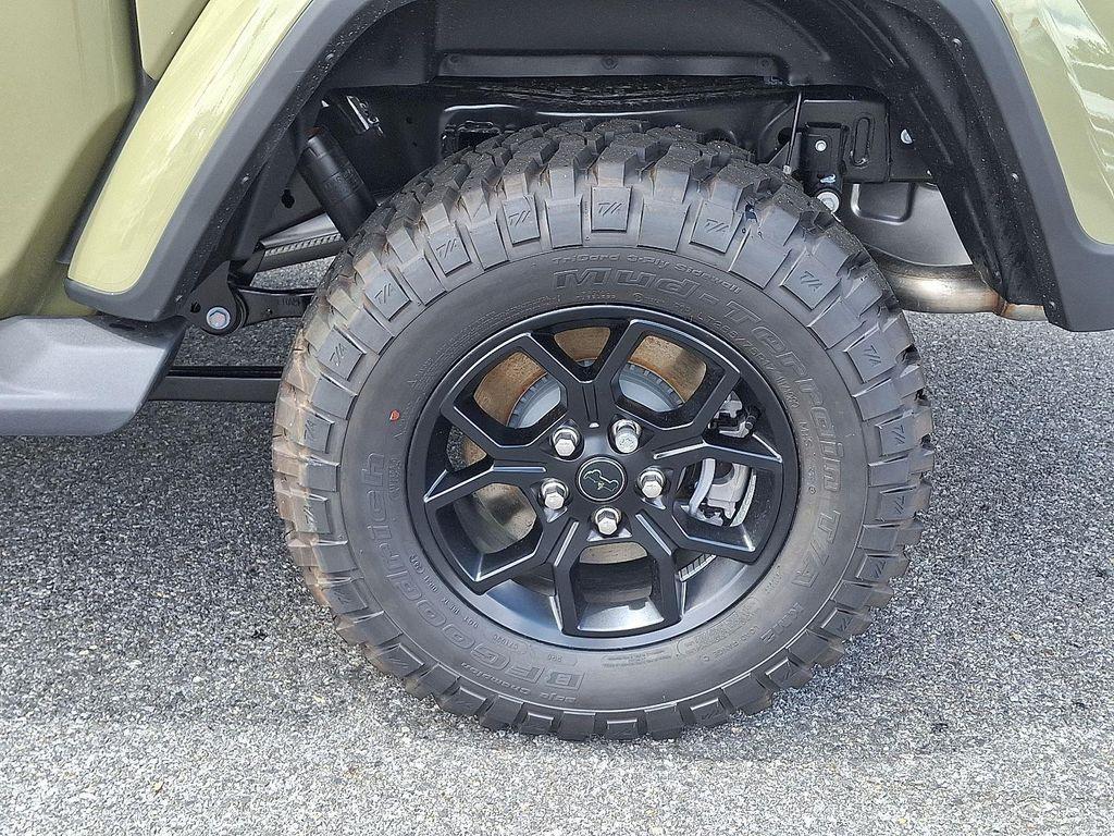 new 2025 Jeep Gladiator car, priced at $44,705