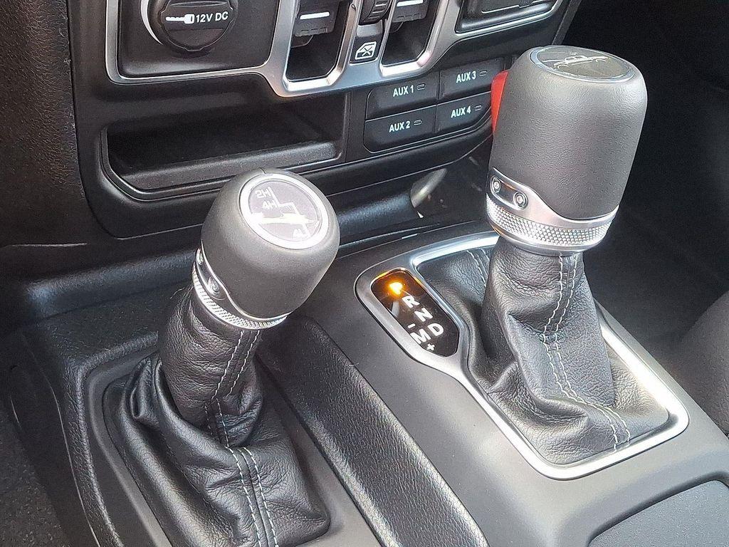 new 2025 Jeep Gladiator car, priced at $44,705