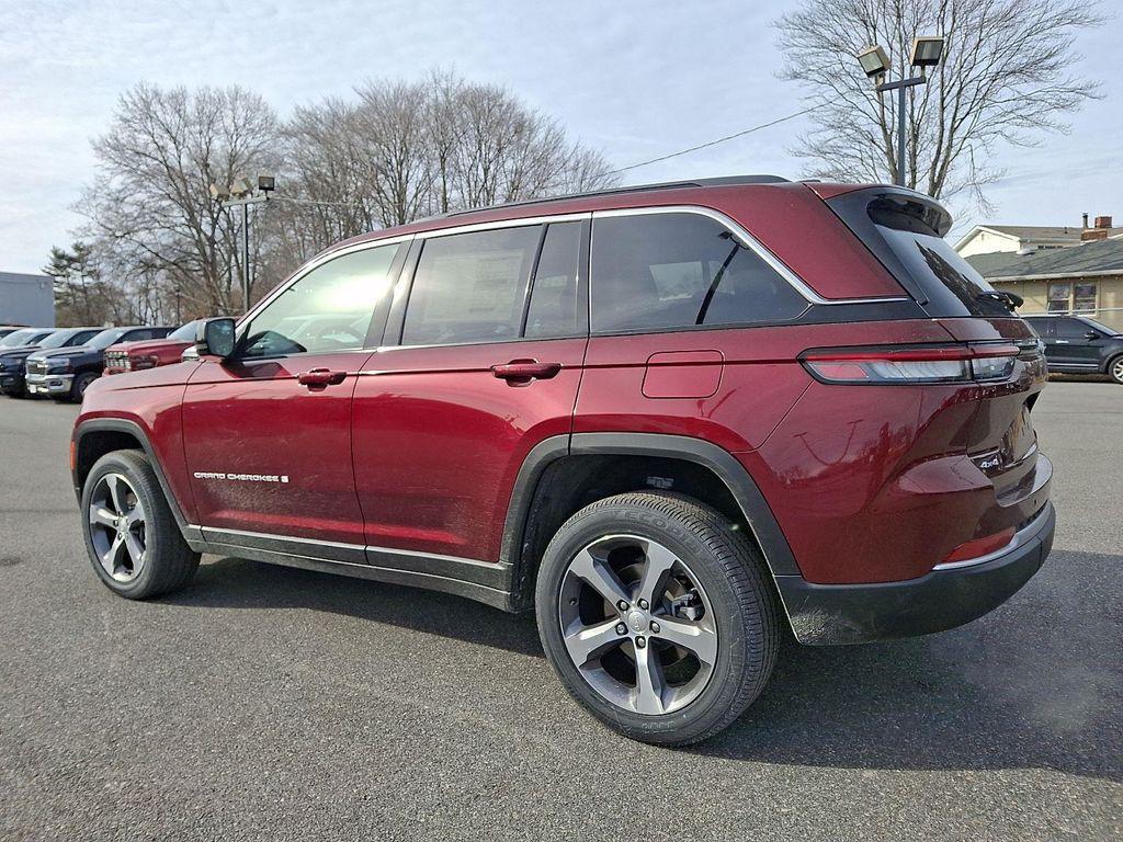 new 2026 Jeep Grand Cherokee car, priced at $47,390