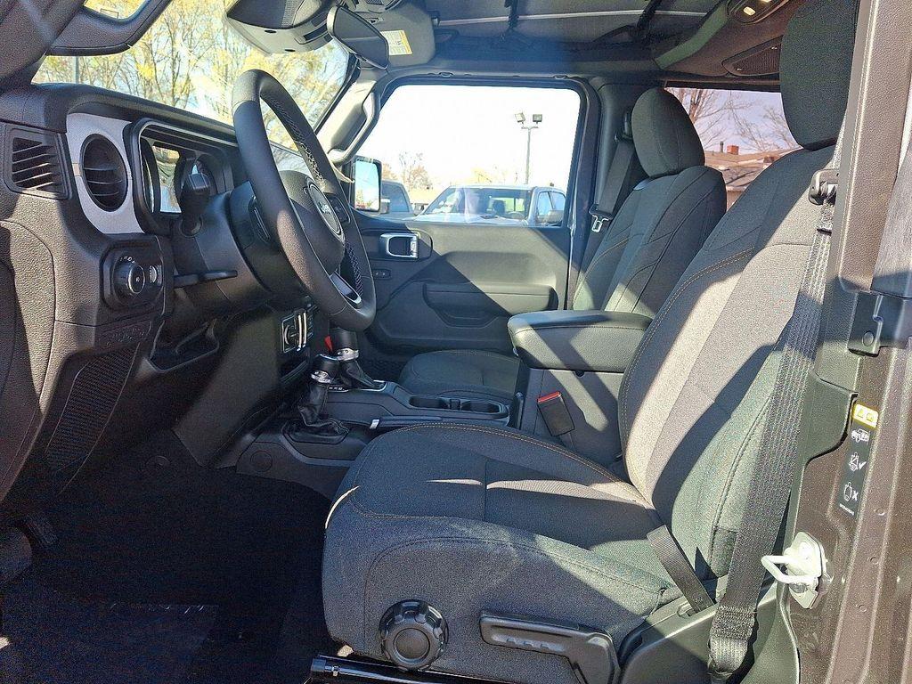 new 2026 Jeep Wrangler car, priced at $45,395