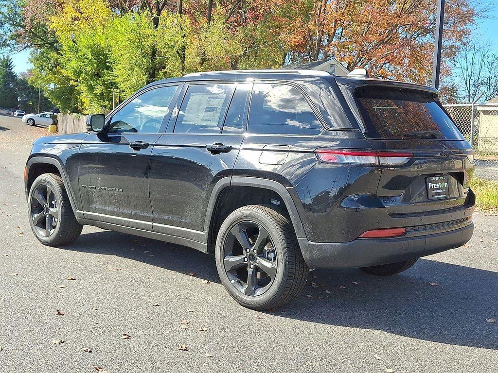 new 2025 Jeep Grand Cherokee car, priced at $47,970