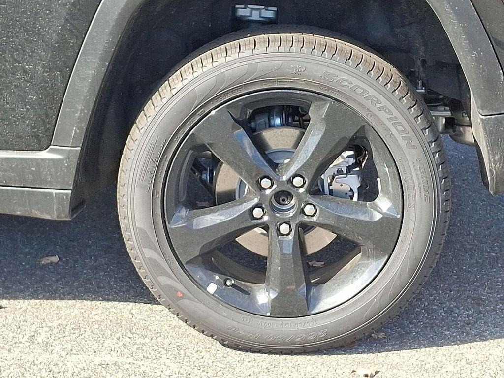 new 2025 Jeep Grand Cherokee car, priced at $47,970