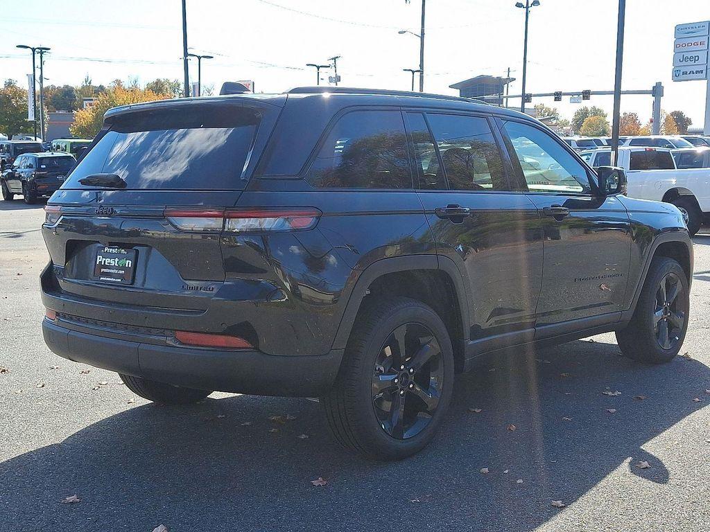 new 2025 Jeep Grand Cherokee car, priced at $47,970