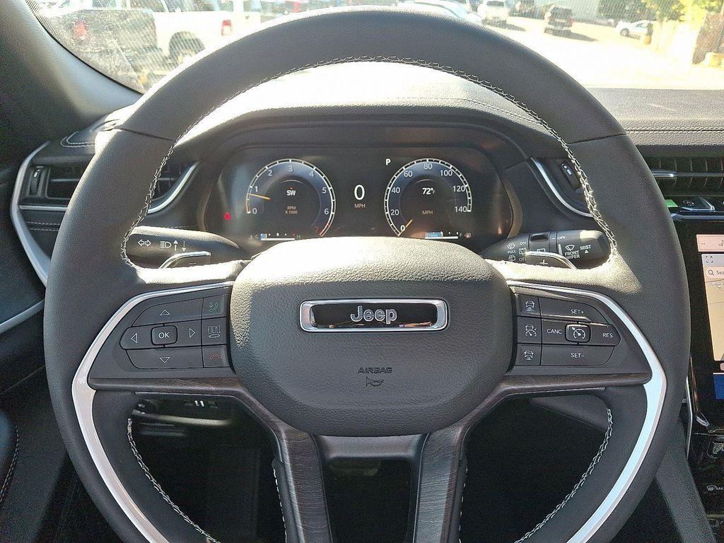 new 2025 Jeep Grand Cherokee car, priced at $47,970