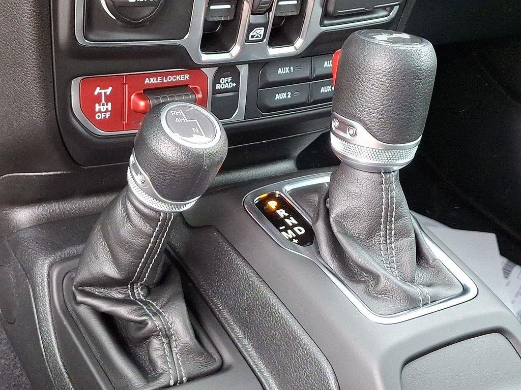 new 2025 Jeep Wrangler car, priced at $53,765