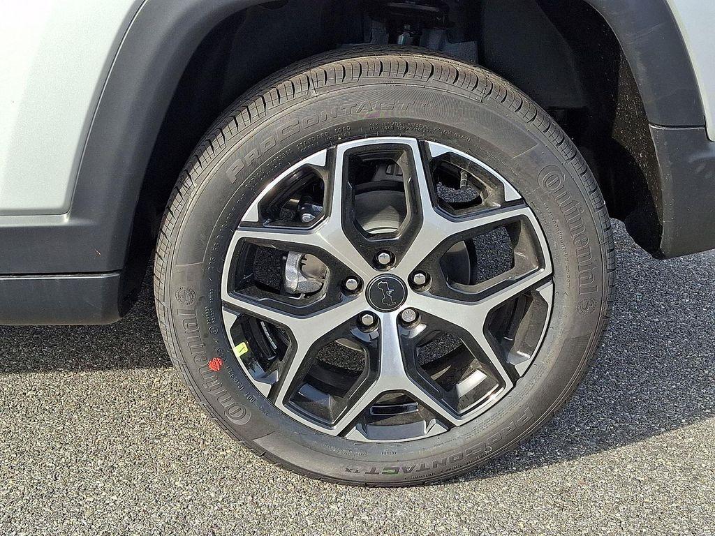 new 2026 Jeep Compass car, priced at $33,000