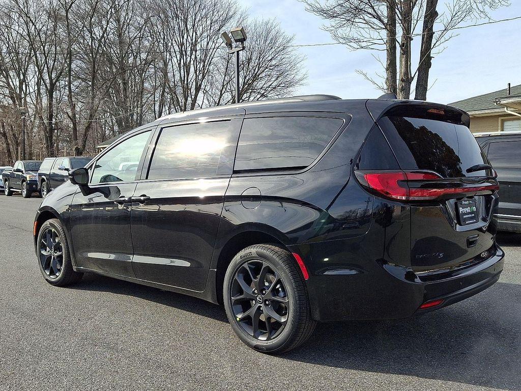 new 2026 Chrysler Pacifica car, priced at $55,940