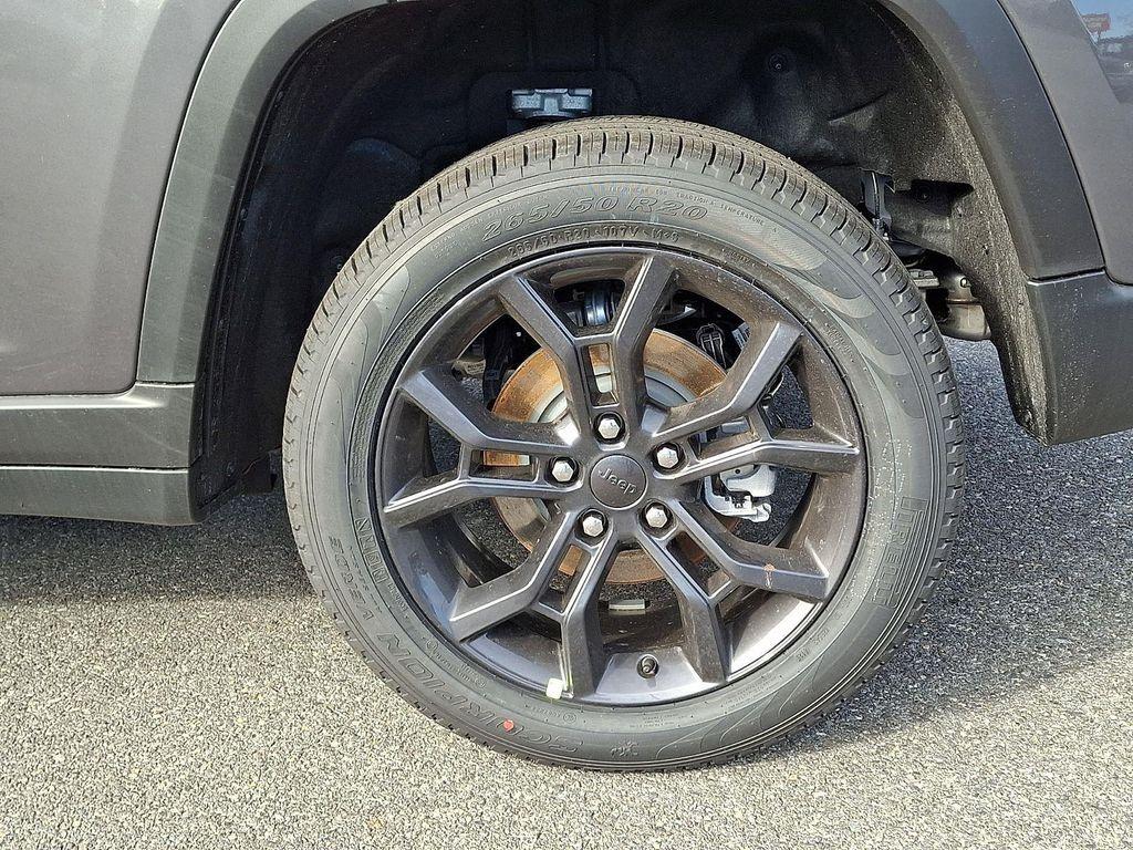 new 2025 Jeep Grand Cherokee car, priced at $51,985