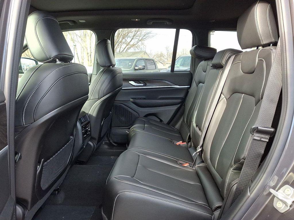 new 2025 Jeep Grand Cherokee car, priced at $51,985