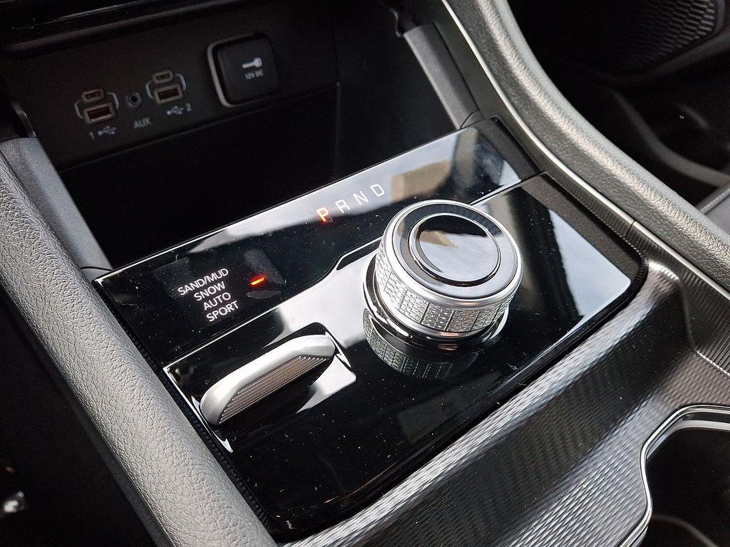 new 2025 Jeep Grand Cherokee car, priced at $51,985