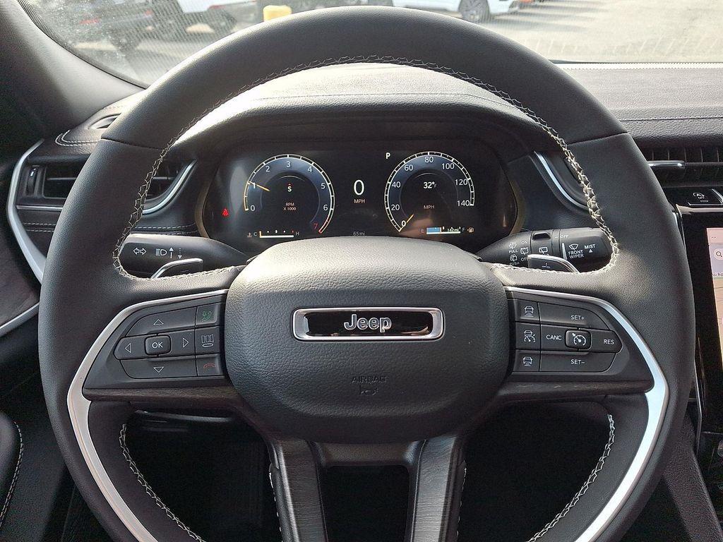new 2025 Jeep Grand Cherokee car, priced at $51,985