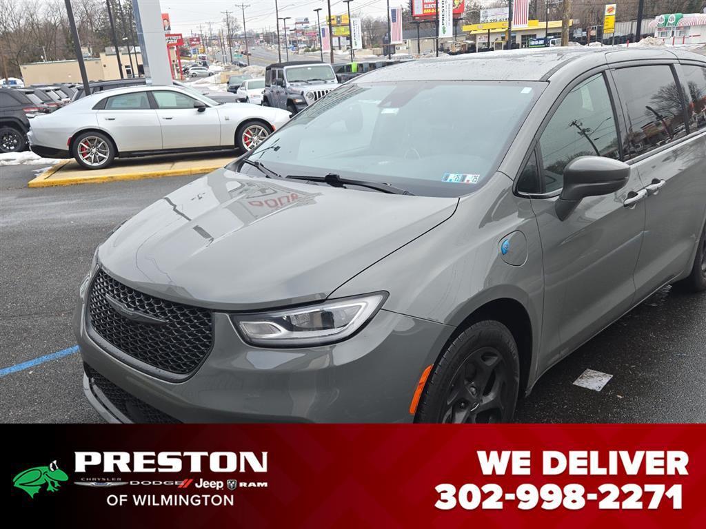 used 2022 Chrysler Pacifica Hybrid car, priced at $25,500