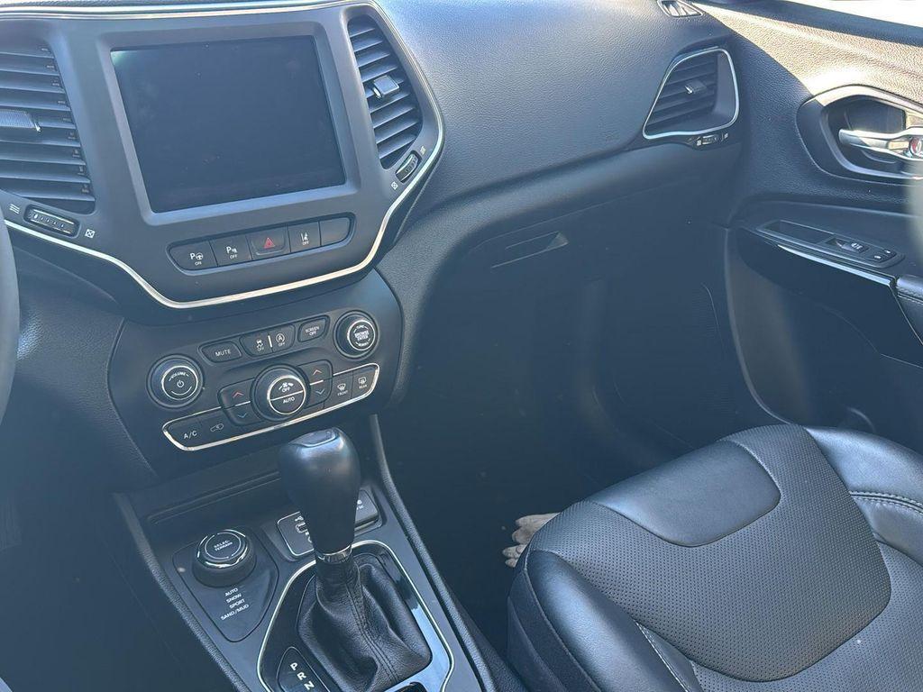 used 2023 Jeep Cherokee car, priced at $27,000