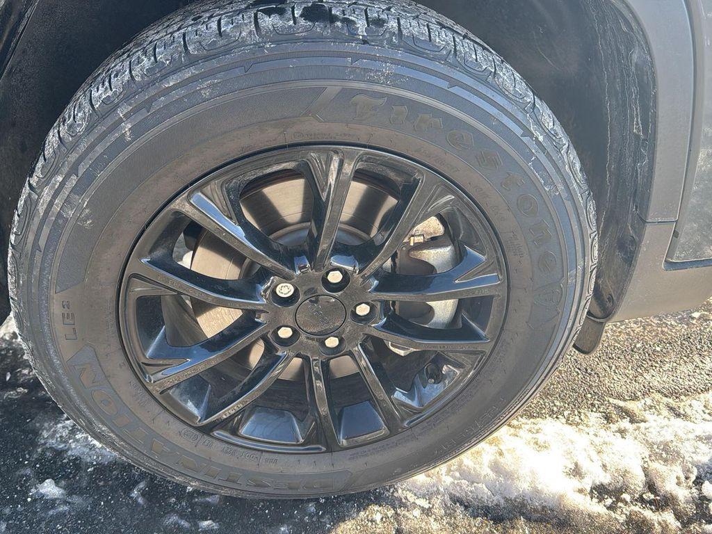 used 2023 Jeep Cherokee car, priced at $27,000